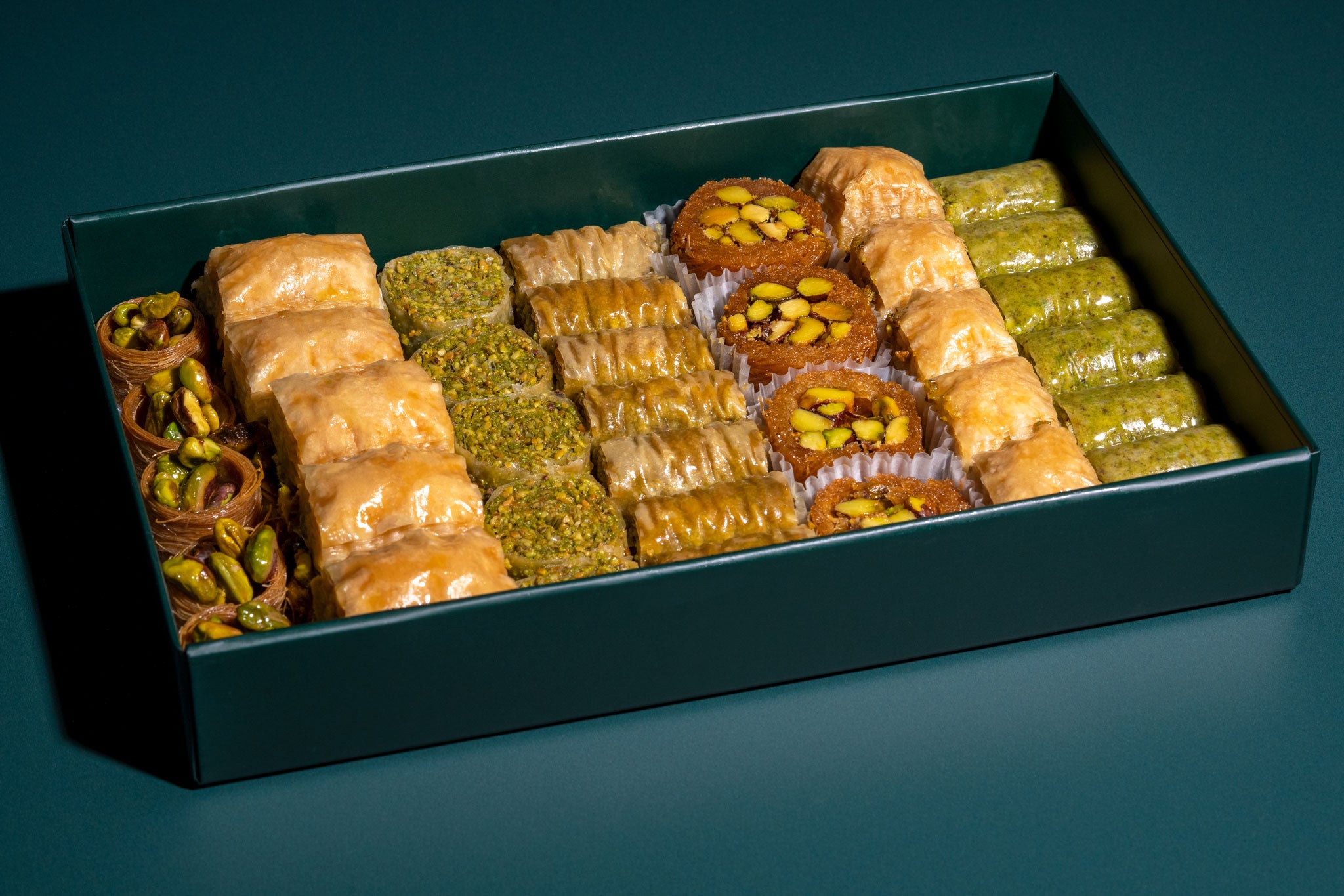 shakira-pastry-baklava-pistachio-mixtray.jpg